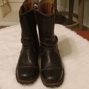 Ladies Harley Davidson Motorcycle boots.